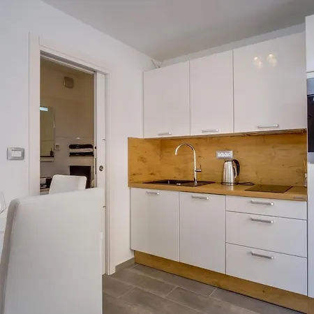 Leonida * Mali Lošinj