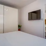 Leonida * مالي لوشينغْ