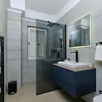 Leonida شقة