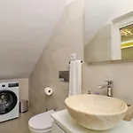 Leonida شقة *