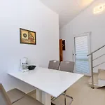 شقة Leonida *