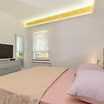 Leonida مالي لوشينغْ