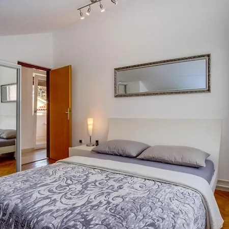 Apartment Leonida *